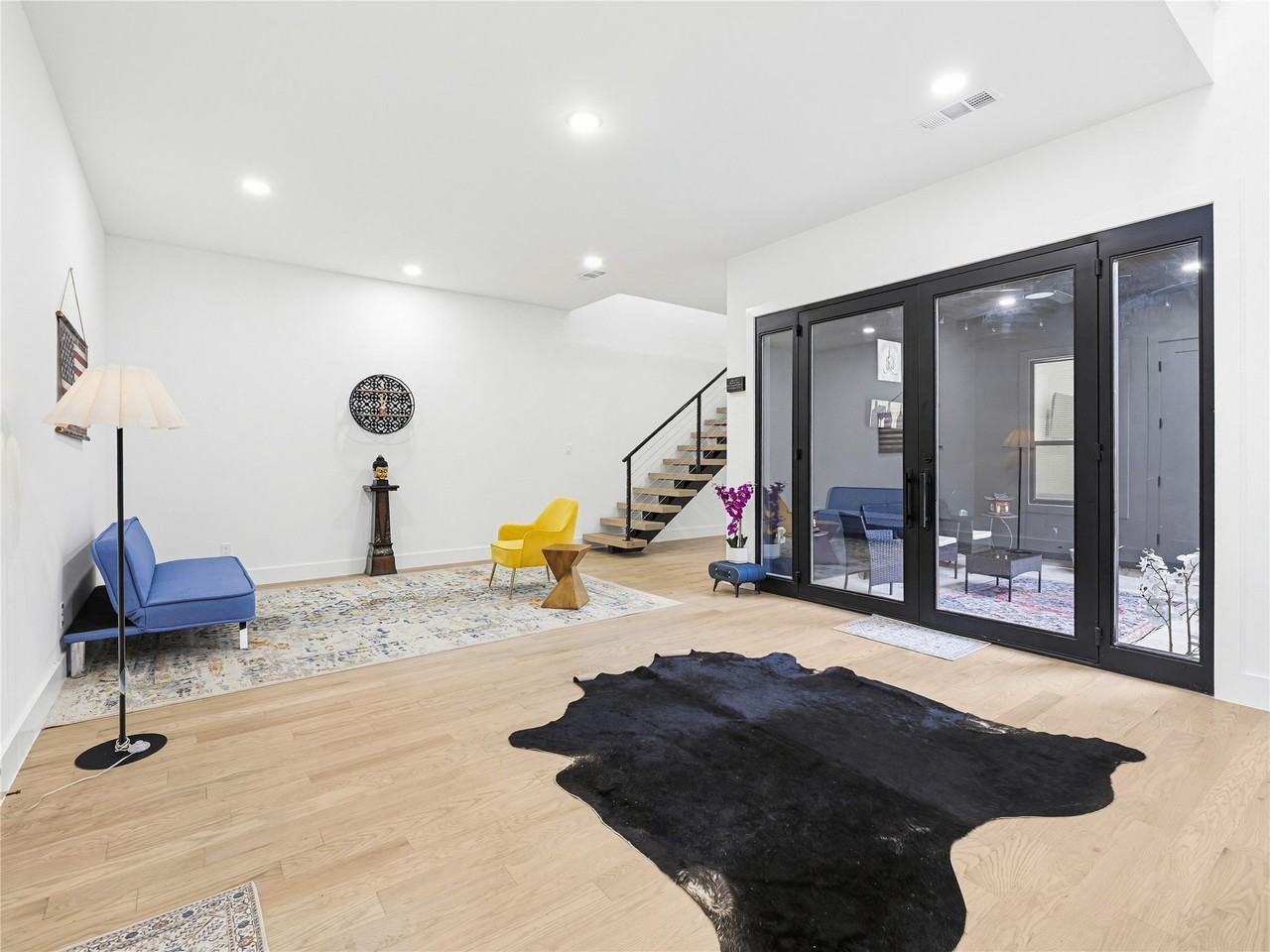 1521 N Haskell Ave - Photo 4 of 23