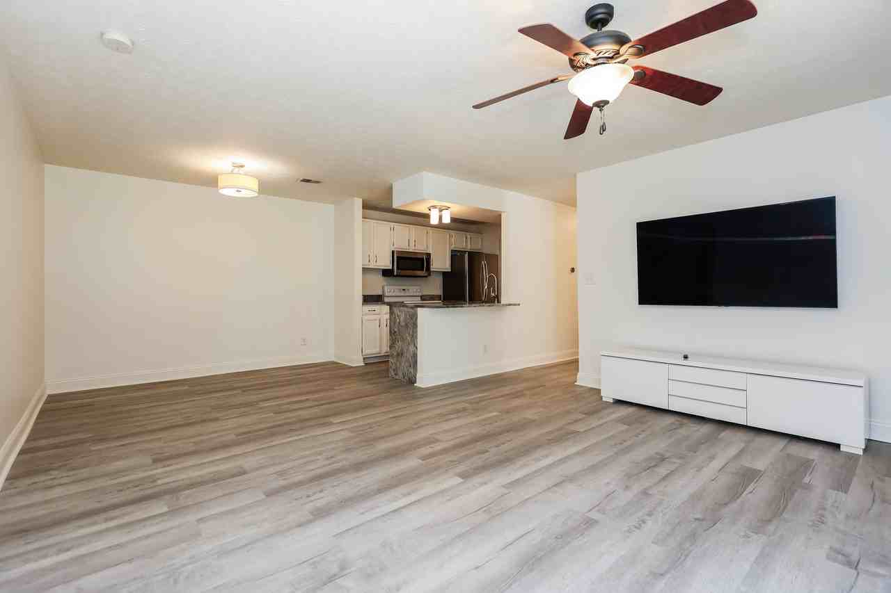 8839 Eagleview Dr #4 - Photo 3 of 14