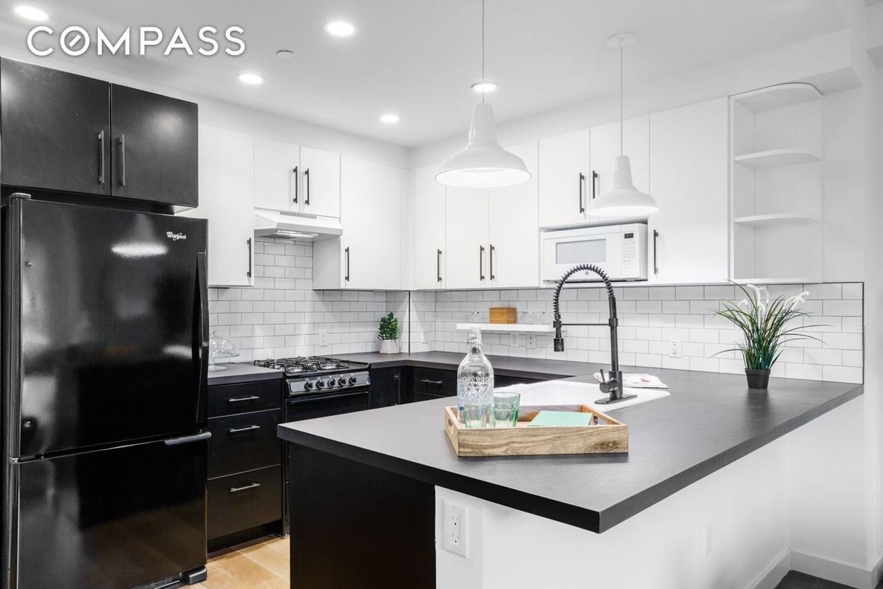 1626 Madison St - Photo 2 of 14