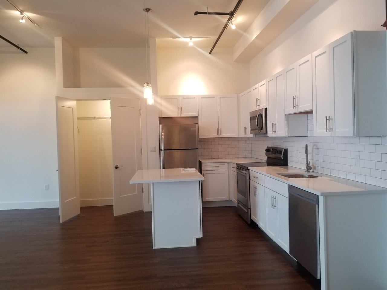 35 Van Nydeck Avenue212 #212 - Photo 3 of 11