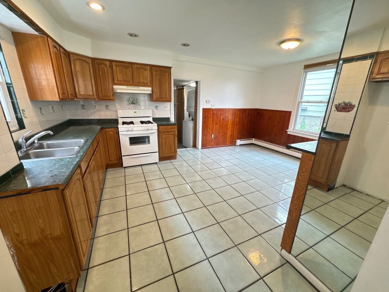 4310 Victory Blvd - Photo 2 of 6