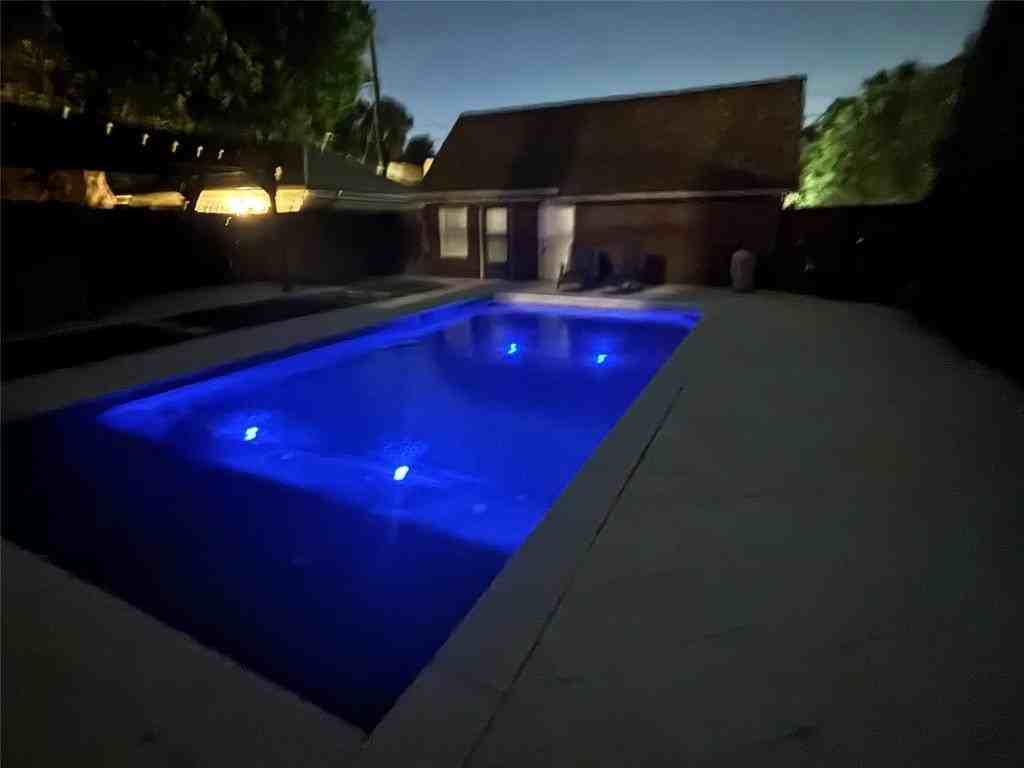501 Nw 18th St - Photo 3 of 21