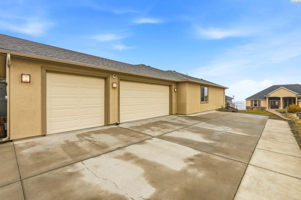 477 Heritage Hills Dr - Photo 5 of 50