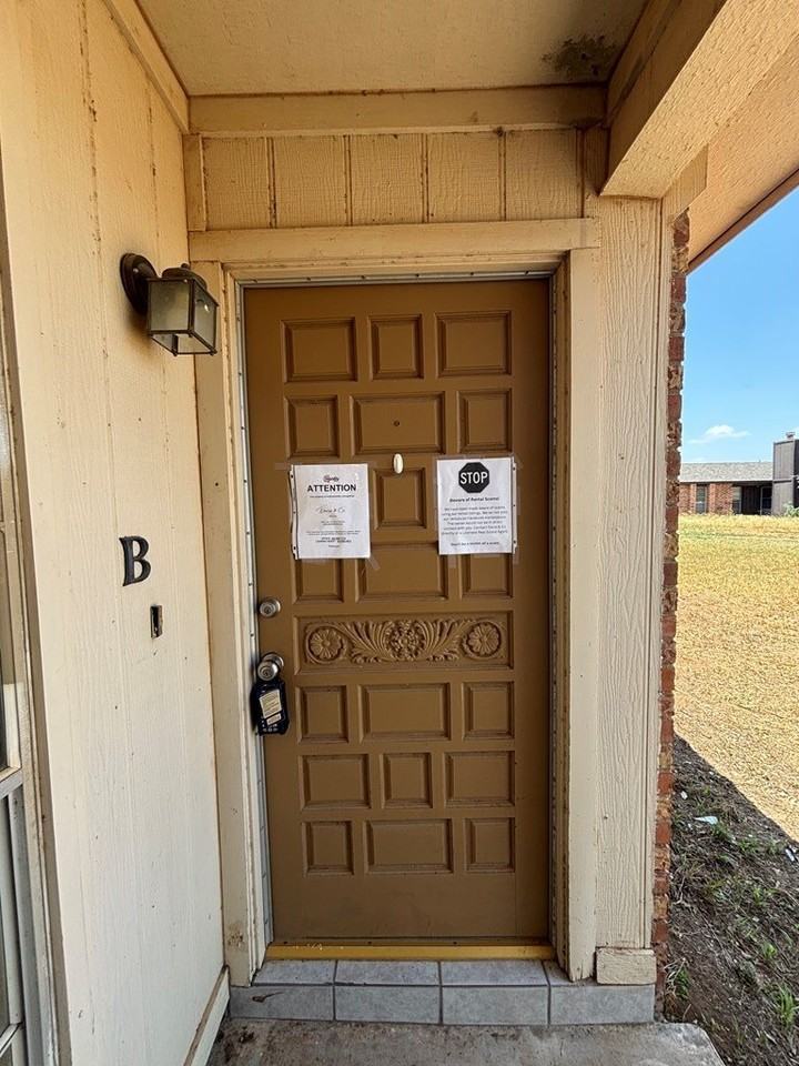 4805 Country Club Dr #B - Photo 3 of 21
