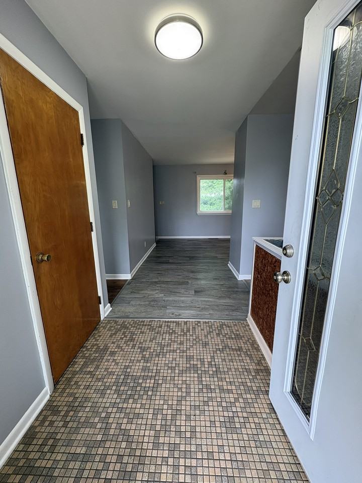 1113 Wiener Dr #1 - Photo 4 of 37