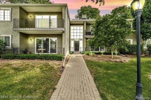 featured image of 1113 N Old Woodward Ave #46