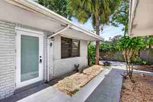 featured image of 2500 Sw 18th Ter #5