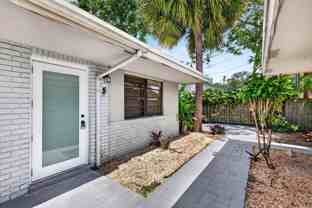 2500 Sw 18th Ter #5 - Photo 1 of 1