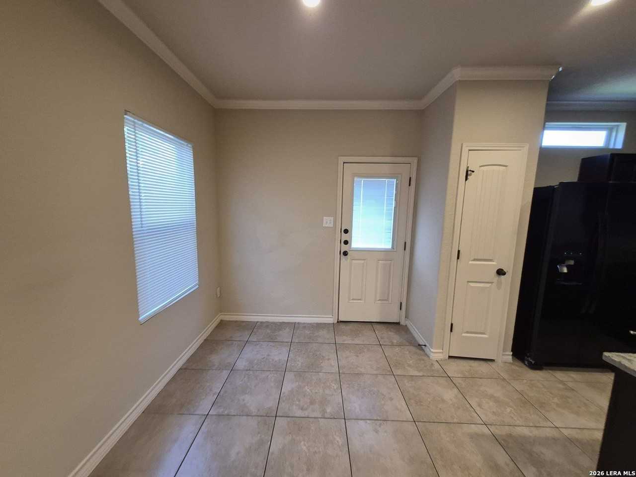 6850 Lakeview Dr #101 - Photo 5 of 24