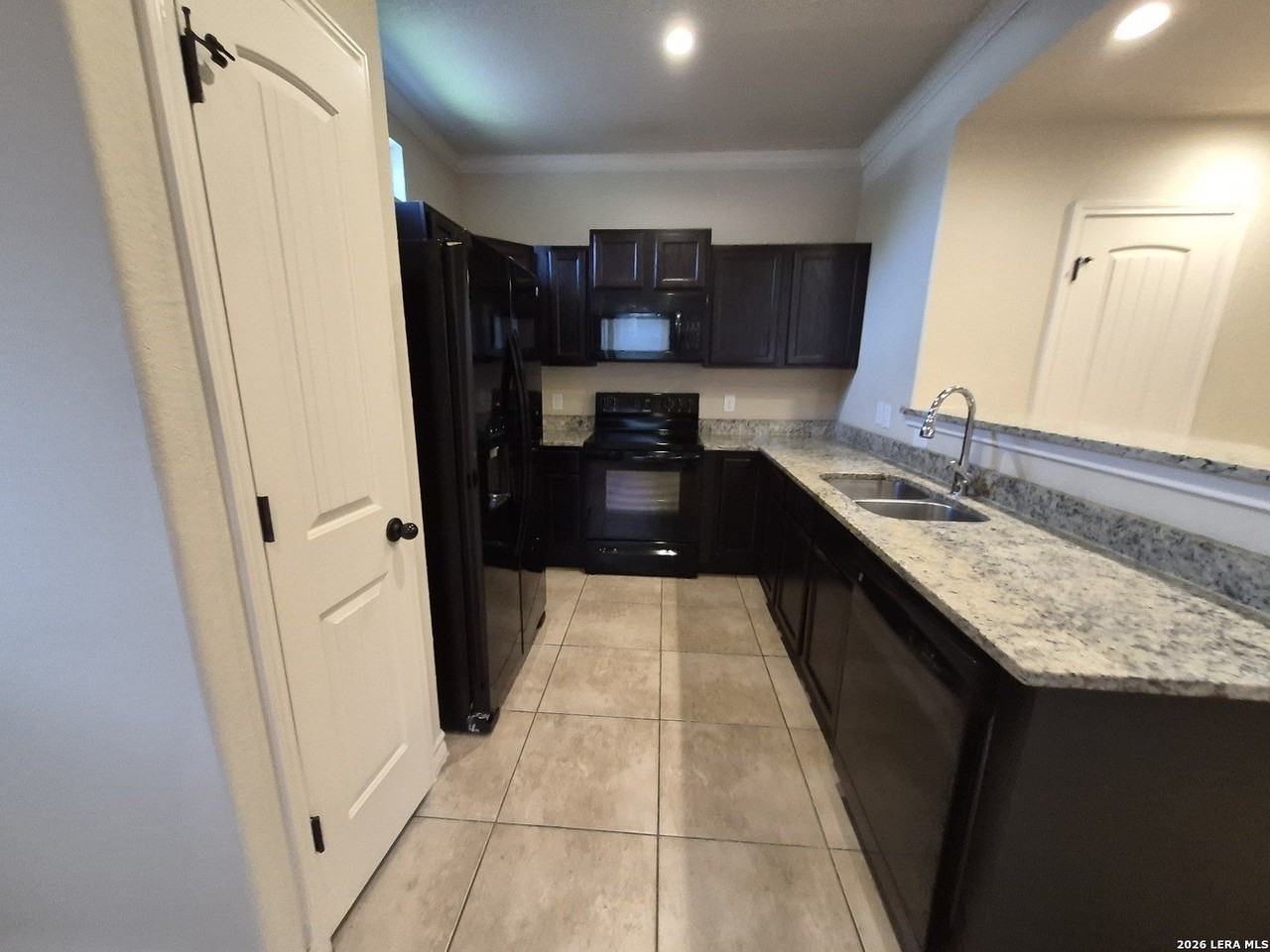 6850 Lakeview Dr #101 - Photo 6 of 24