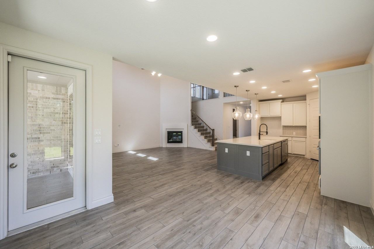 1729 Durham Park - Photo 2 of 33