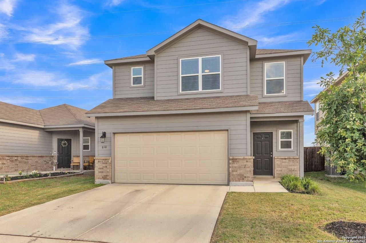 610 Pleasanton Way - Photo 3 of 27