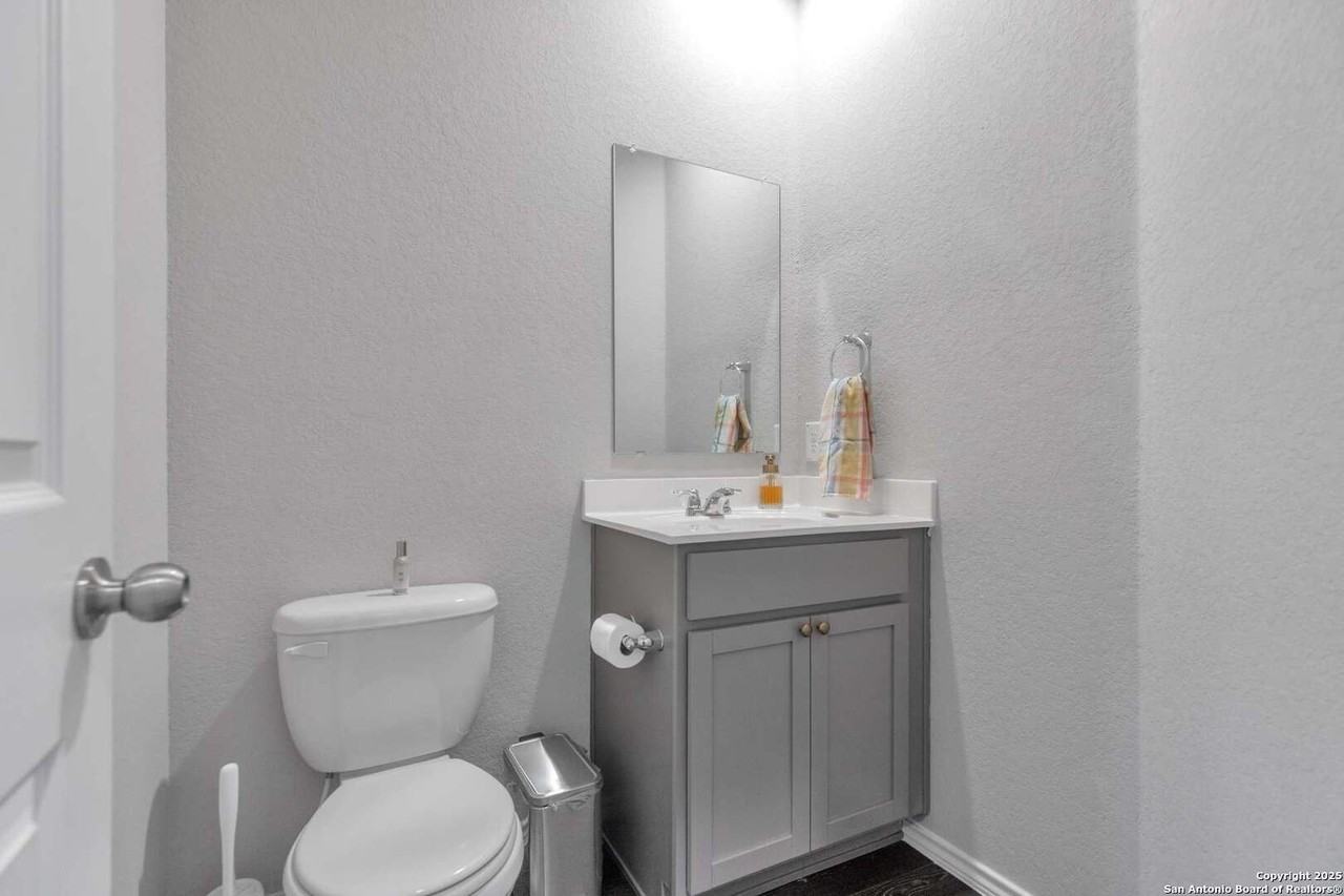 610 Pleasanton Way - Photo 5 of 27