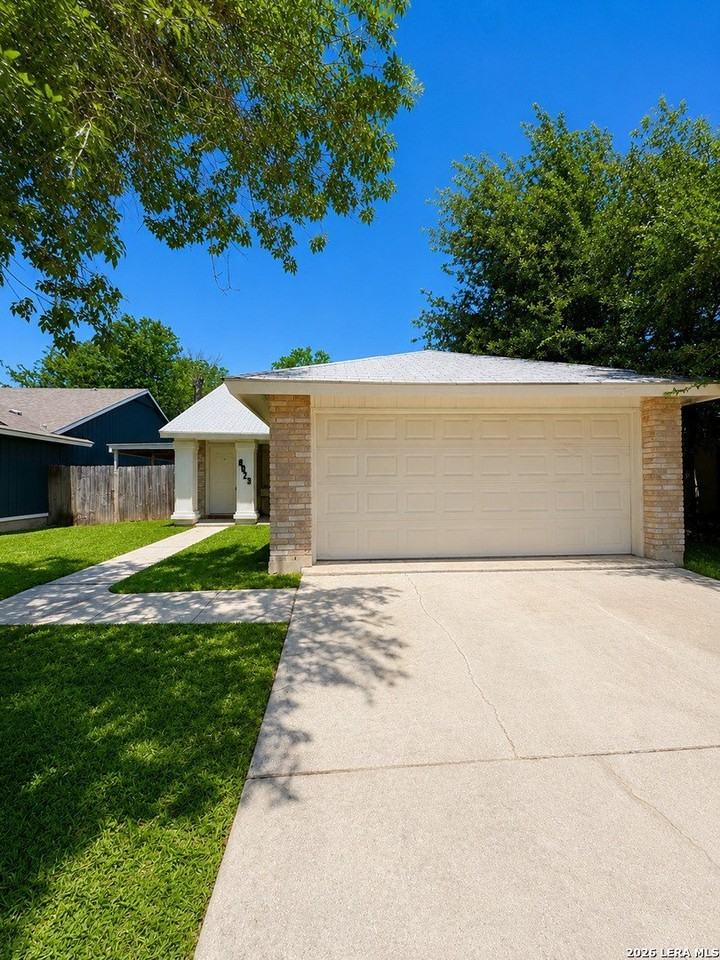 8023 Laurel Bnd - Photo 2 of 22