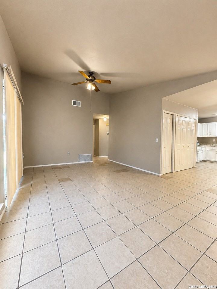 8023 Laurel Bnd - Photo 3 of 22