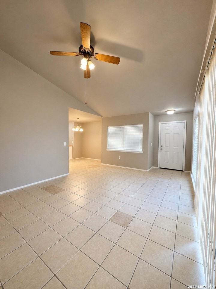 8023 Laurel Bnd - Photo 4 of 22