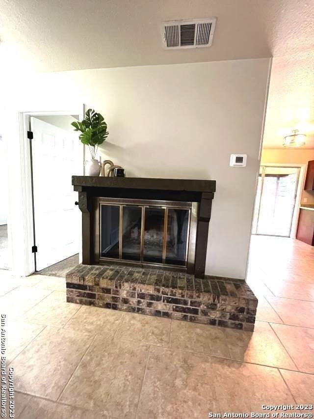 11619 Honey Grove St - Photo 3 of 14
