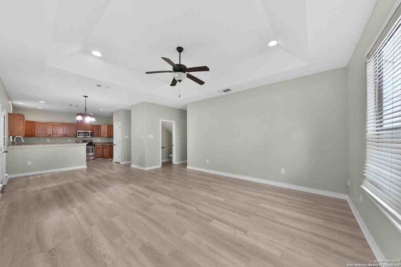 102 Cornell Ave - Photo 7 of 32