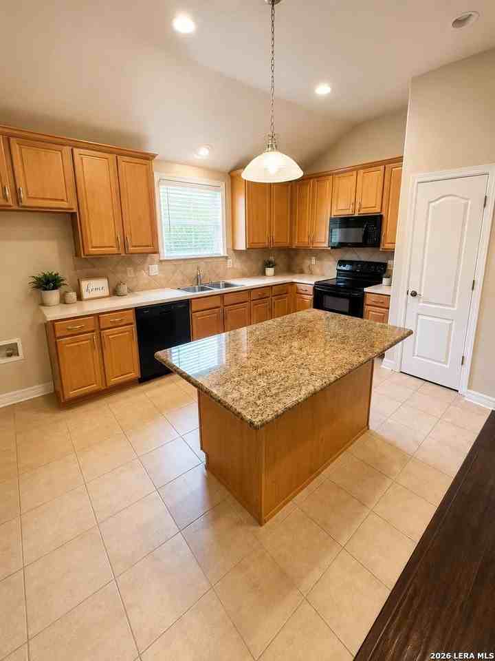 2103 Preakness Ln - Photo 5 of 30