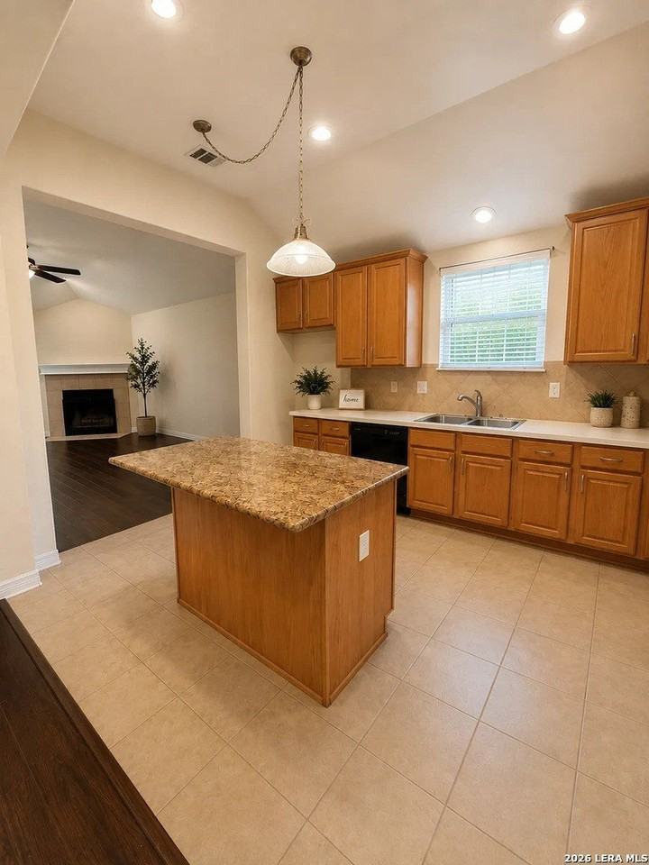 2103 Preakness Ln - Photo 7 of 30