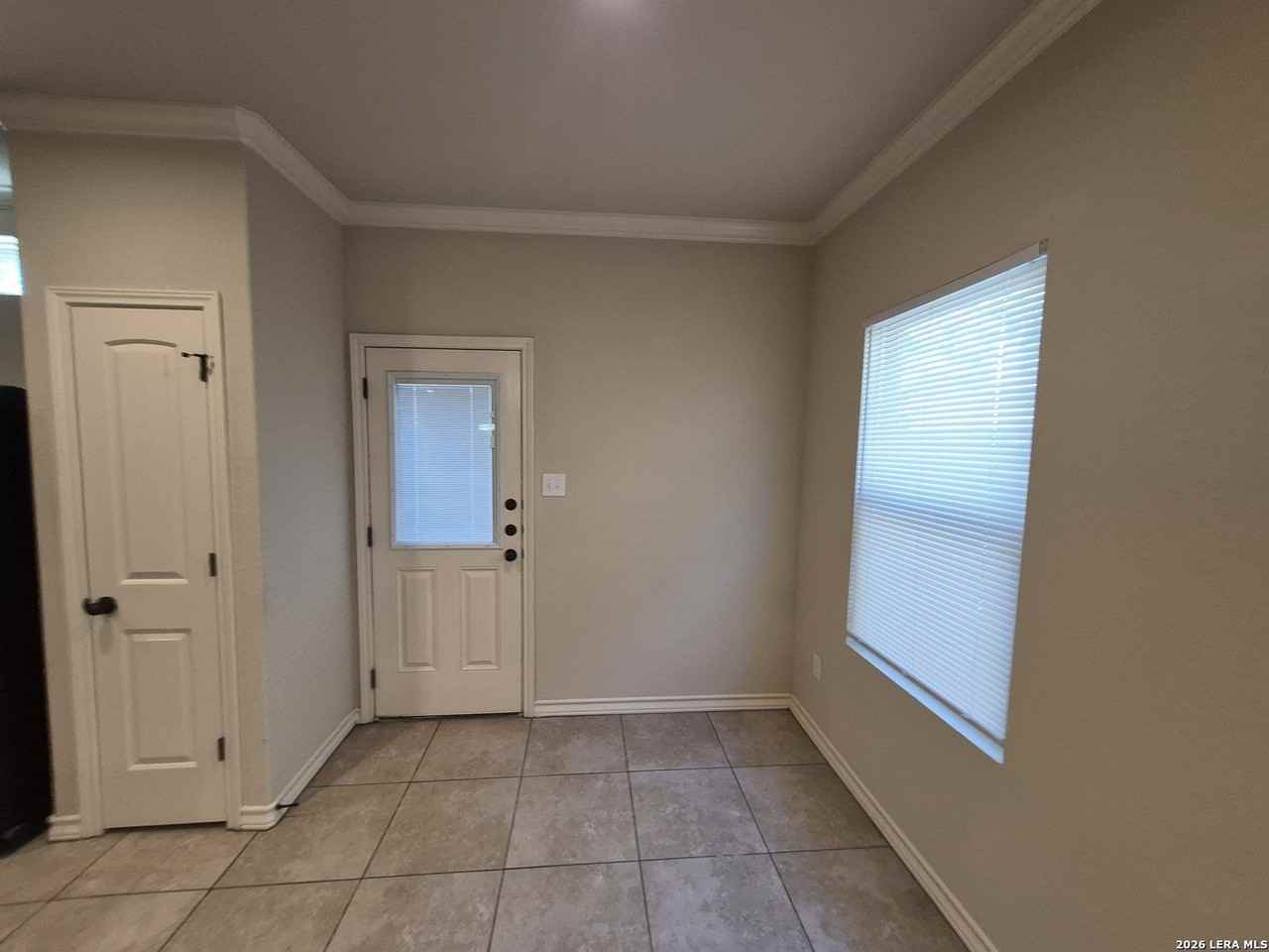 7042 Lakeview Dr #102 - Photo 5 of 21