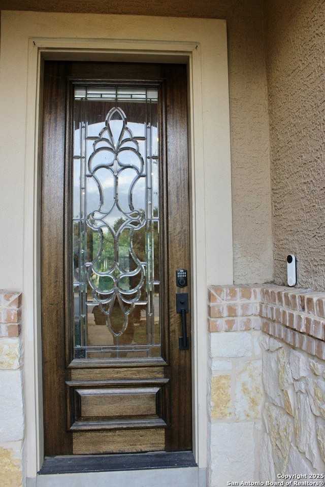 215 Evans Oak Ln - Photo 3 of 38