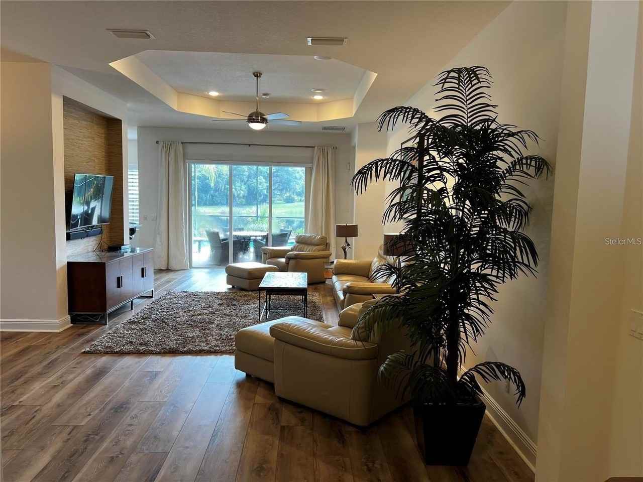 12051 Thornhill Ct - Photo 6 of 42