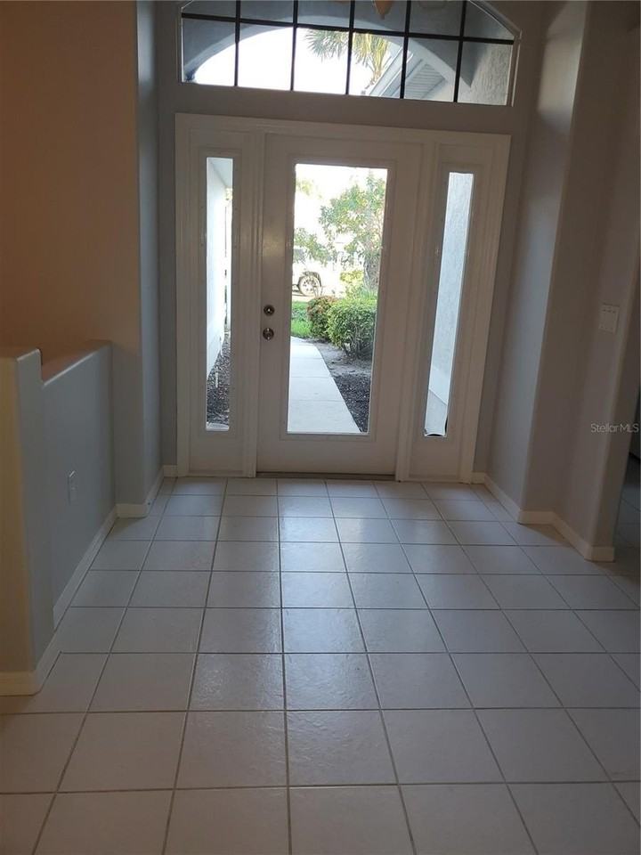 1141 Southlake Ct - Photo 2 of 23