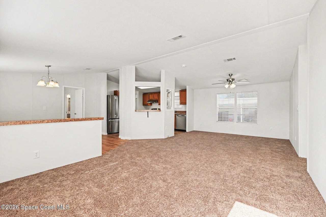 423 Brozman Ln - Photo 4 of 17