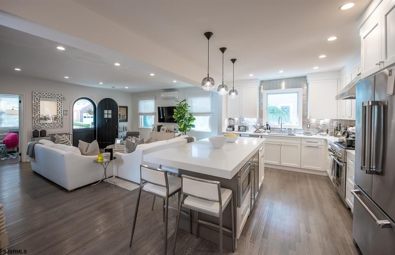 12 N Nassau Ave - Photo 5 of 21