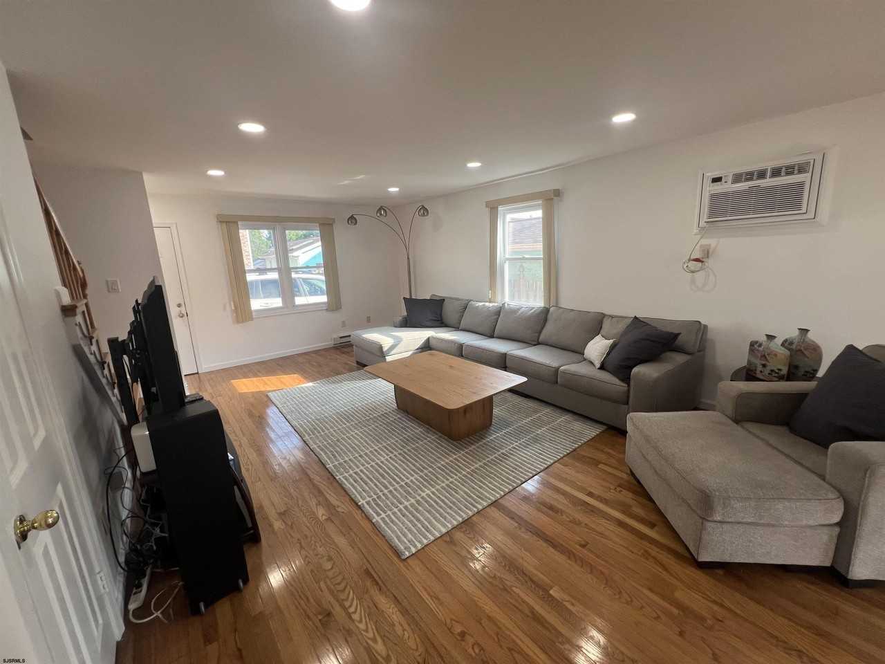 9709 Monmouth Ave #C2 - Photo 4 of 26