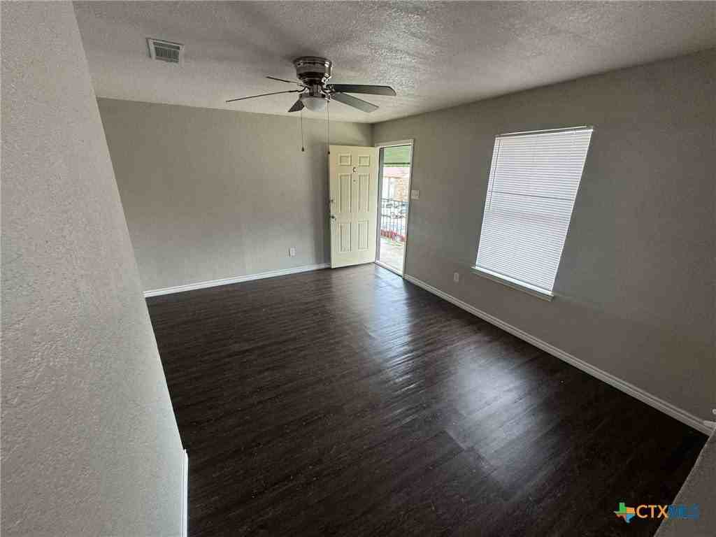 205 Erby Ave #A - Photo 2 of 7
