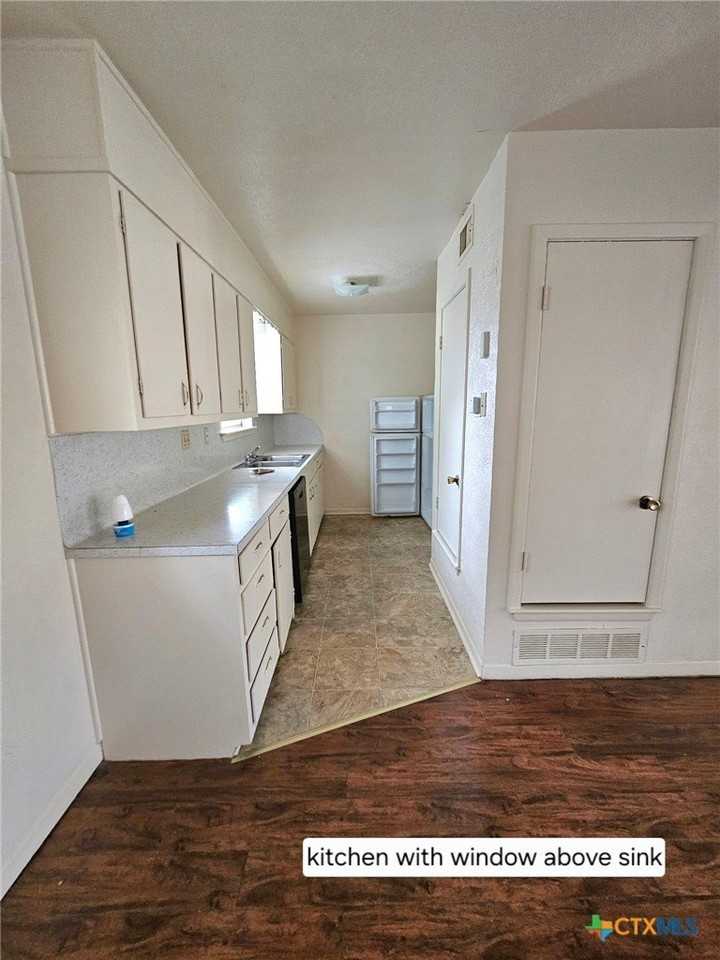 102 E Avenue A #1 - Photo 7 of 13