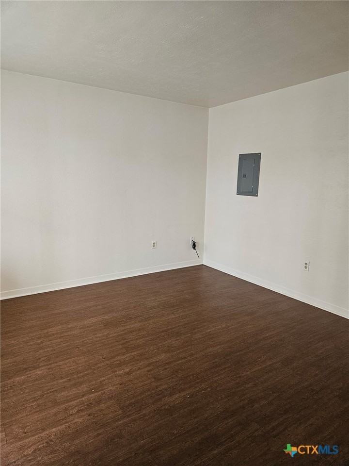 102 E Avenue A #6 - Photo 6 of 10