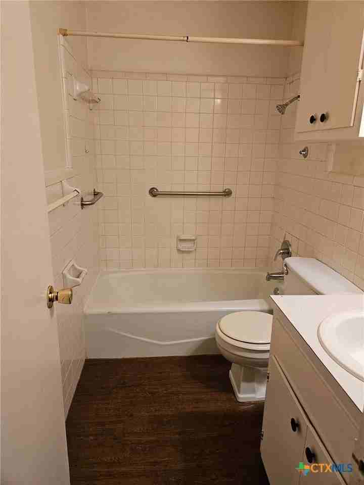 102 E Avenue A #6 - Photo 7 of 10