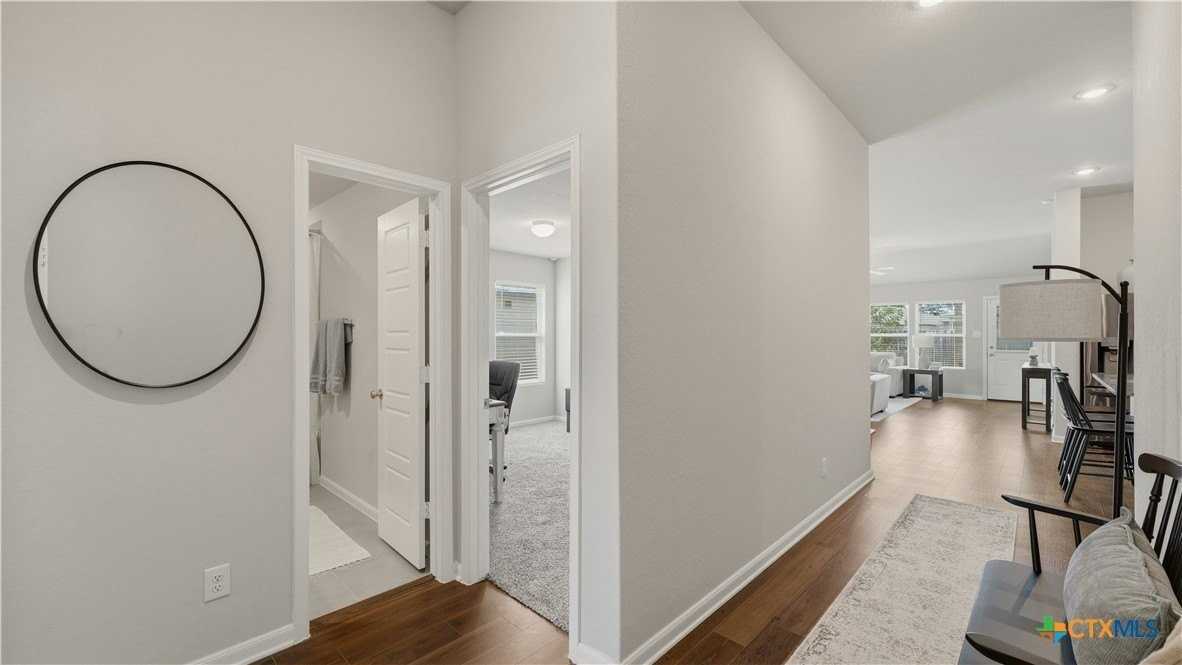 1132 Eagle Xing - Photo 4 of 34