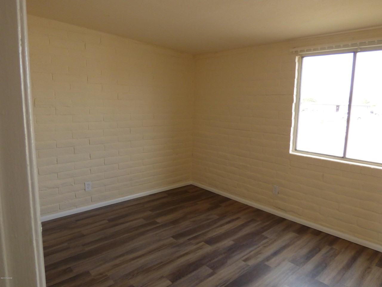 7540 E Poplar St - Photo 6 of 10