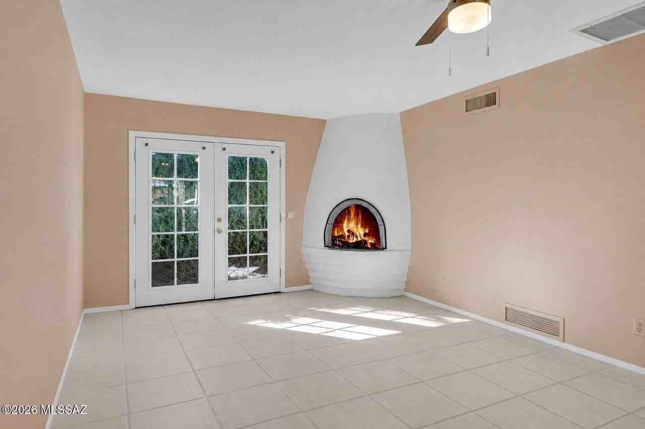 9111 N Oracle Rd Apt 162 #162 - Photo 4 of 8