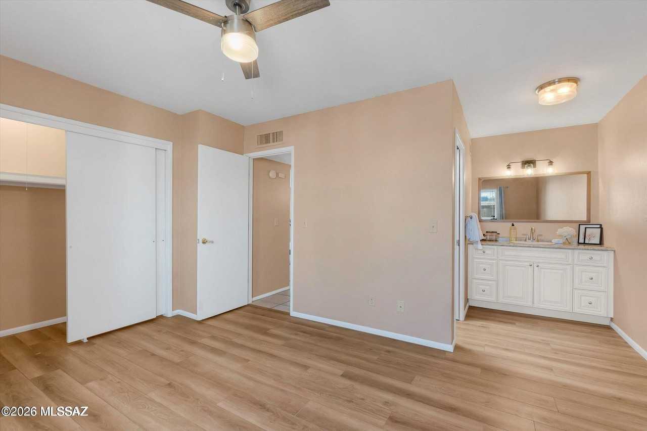9111 N Oracle Rd Apt 162 #162 - Photo 5 of 8