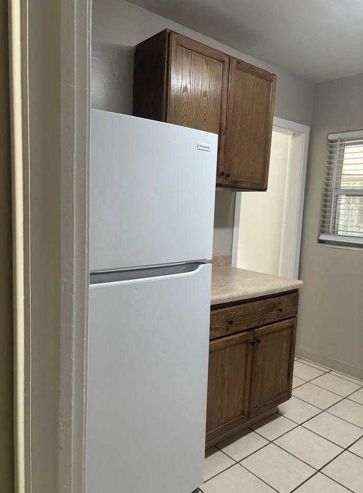 1629 Rankin Ave - Photo 5 of 22