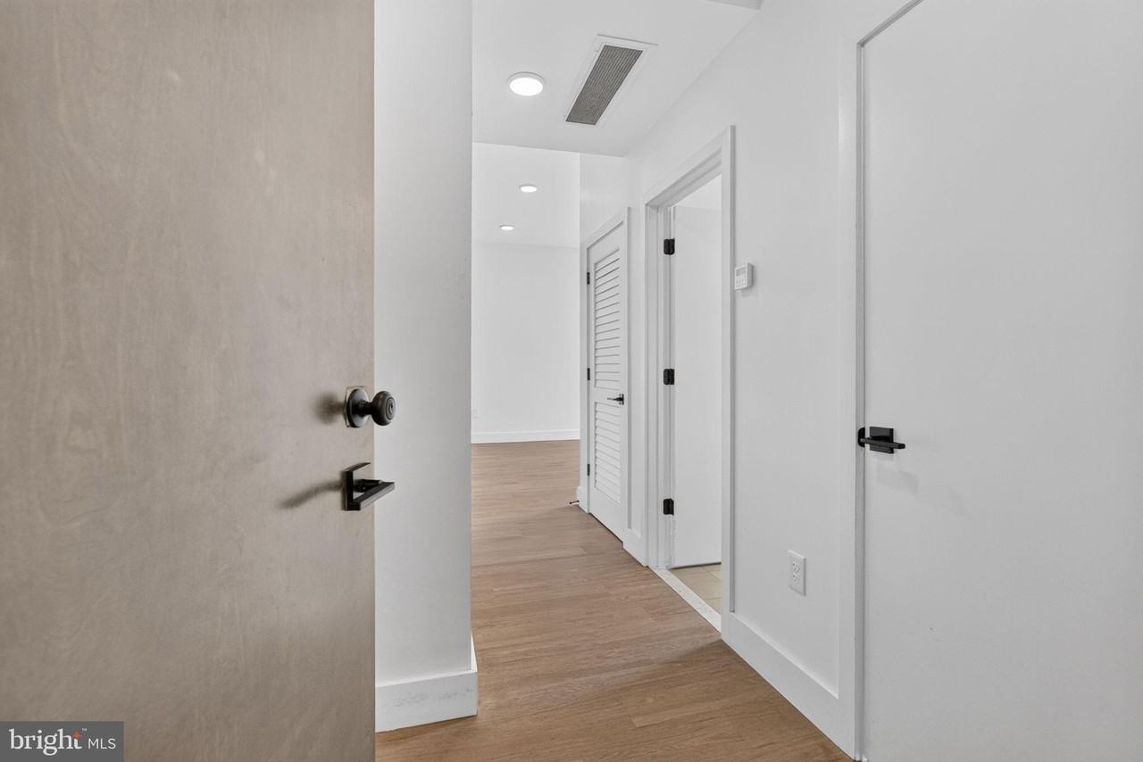 1731 Kalorama Rd Nw #203 - Photo 6 of 22