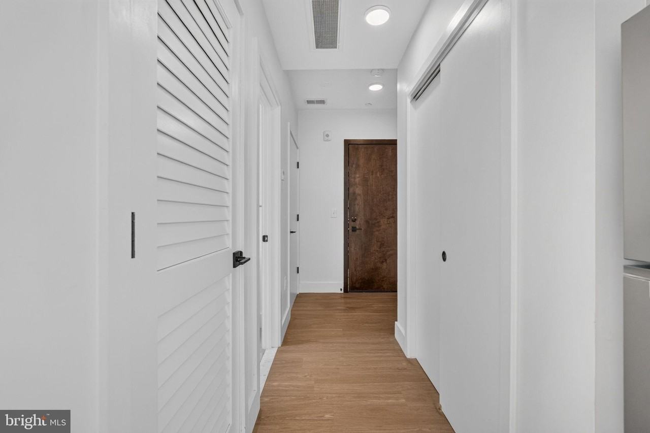 1731 Kalorama Rd Nw #203 - Photo 7 of 22