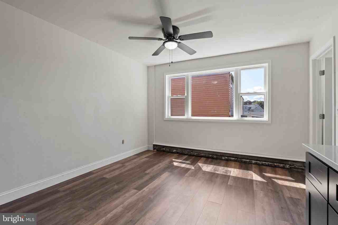 610 57th St Ne #102 - Photo 3 of 19