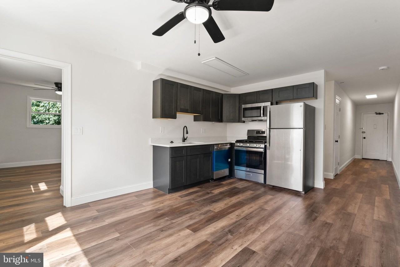 610 57th St Ne #102 - Photo 4 of 19