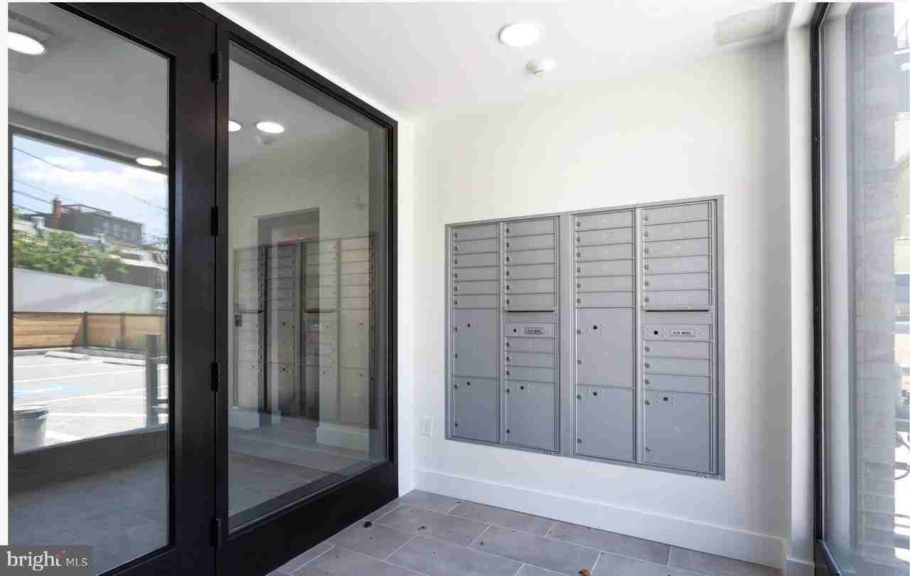2415 37th St Nw #205 - Photo 4 of 27