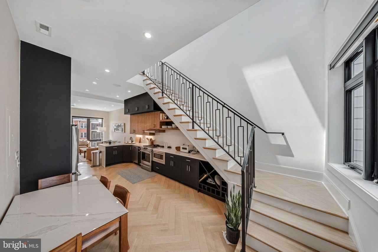 1462 Chapin St Nw #8 - Photo 5 of 31