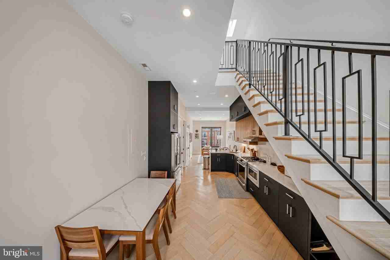 1462 Chapin St Nw #8 - Photo 6 of 31