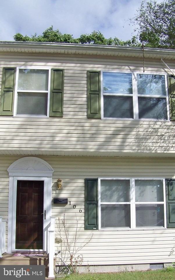 106 E 2nd St