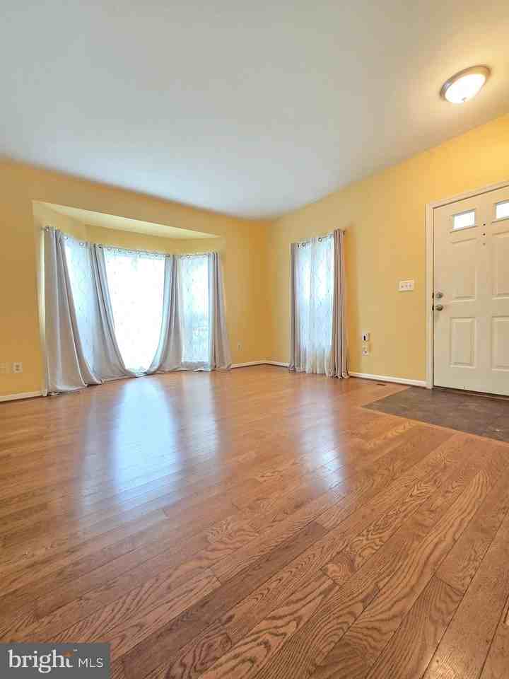 160 Leeds Creek Cir - Photo 3 of 28