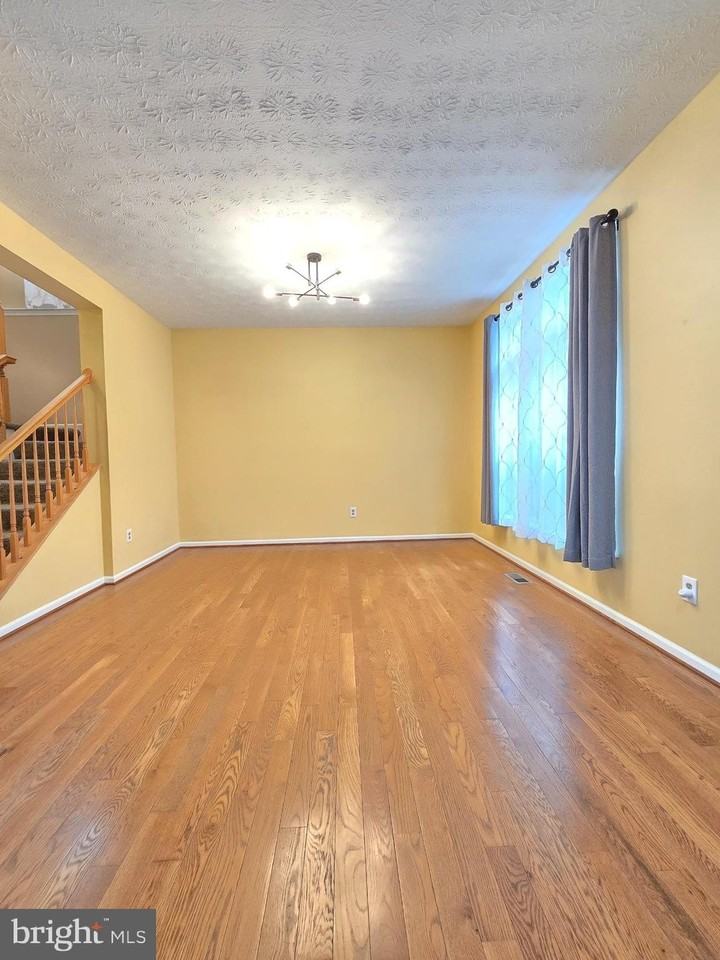 160 Leeds Creek Cir - Photo 4 of 28